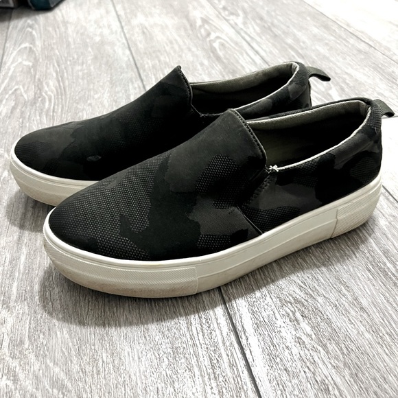 Kendall & Kylie Shoes - Picture 3 of 3